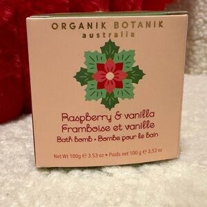 Raspberry & Vanilla Bath Bomb